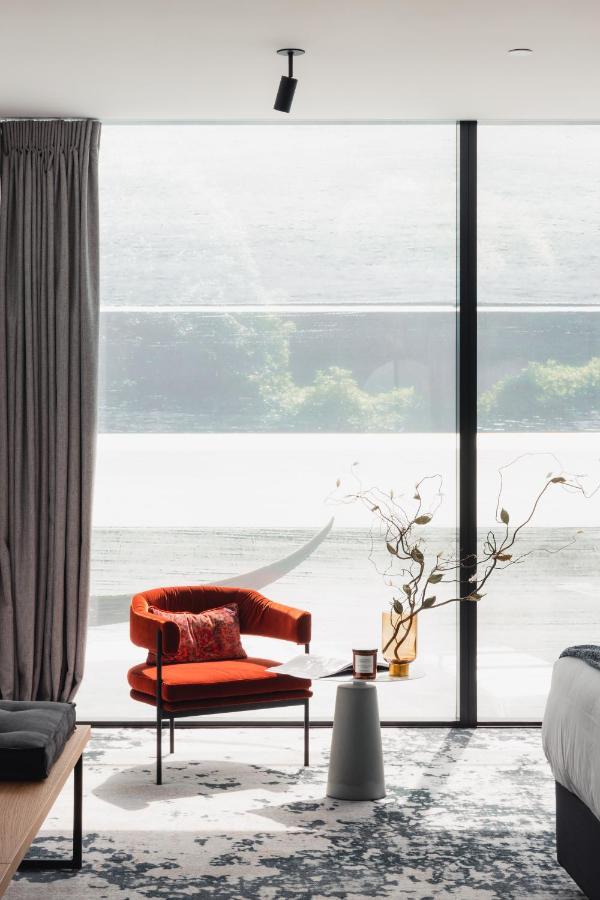 Ebb-ดะนีดิน ภายนอก รูปภาพ A window with a roller blind