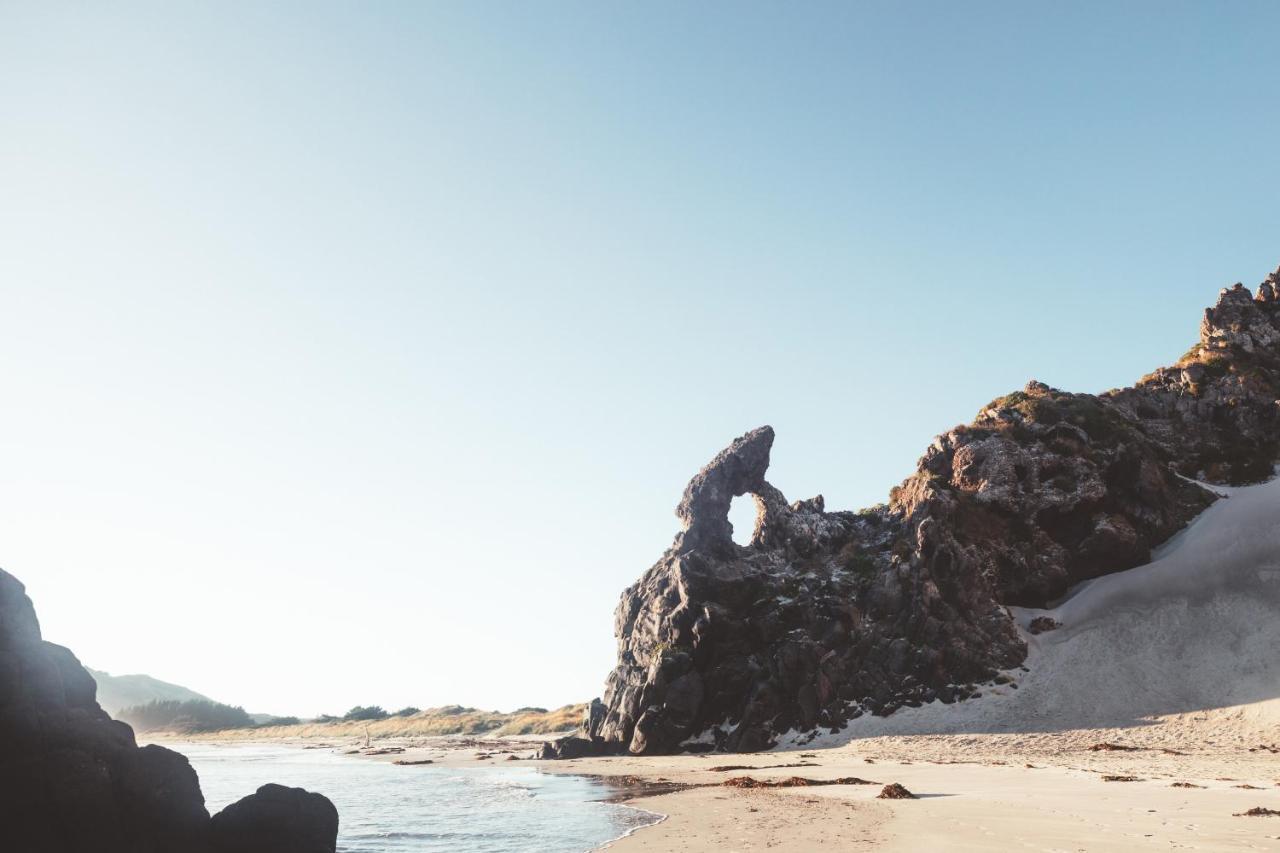 Ebb-ดะนีดิน ภายนอก รูปภาพ The rock formation known as "The Camel"